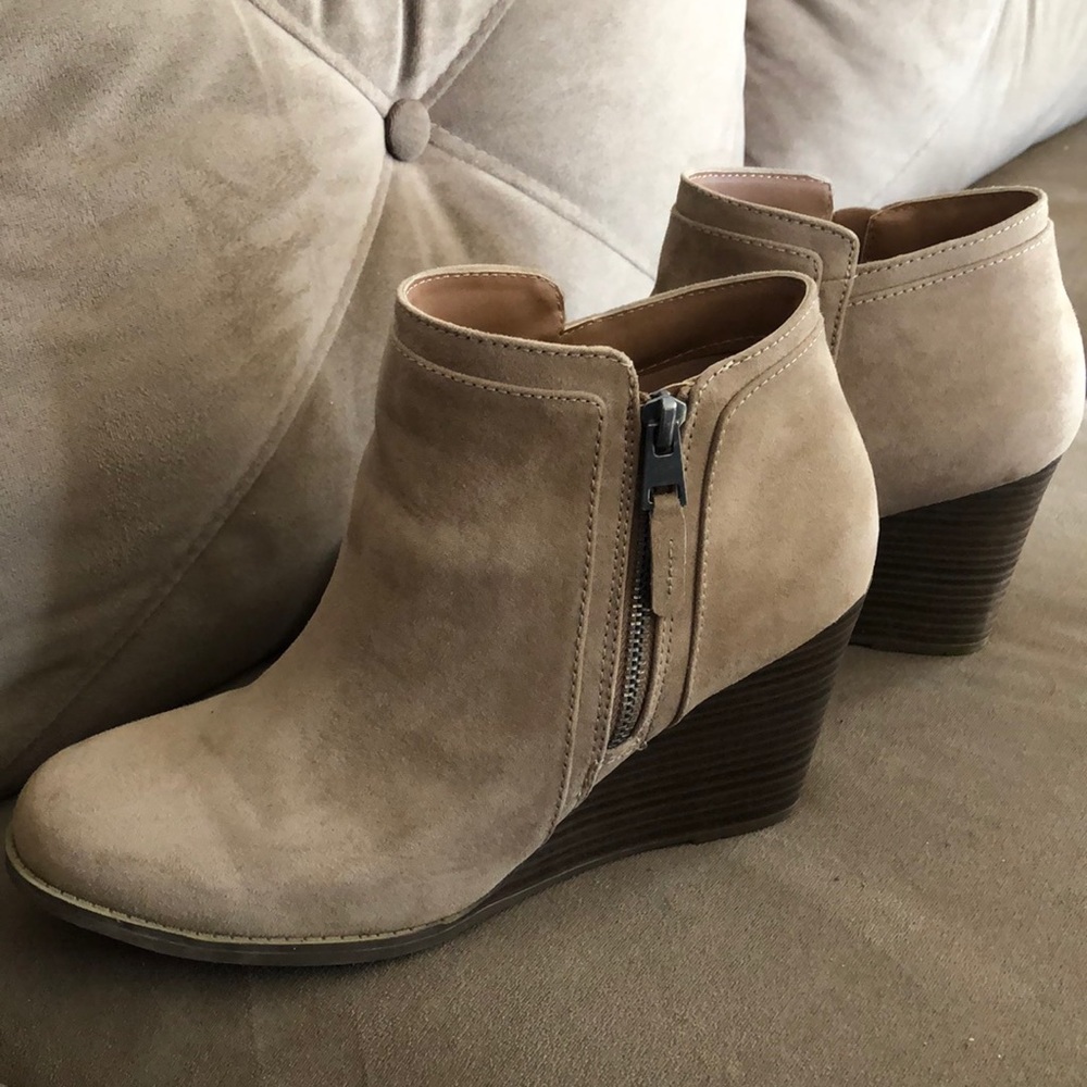 Wedge bootie